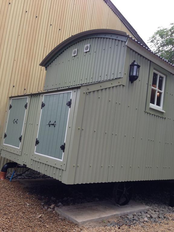 Posh Huts Farmstay Falstone Exterior foto