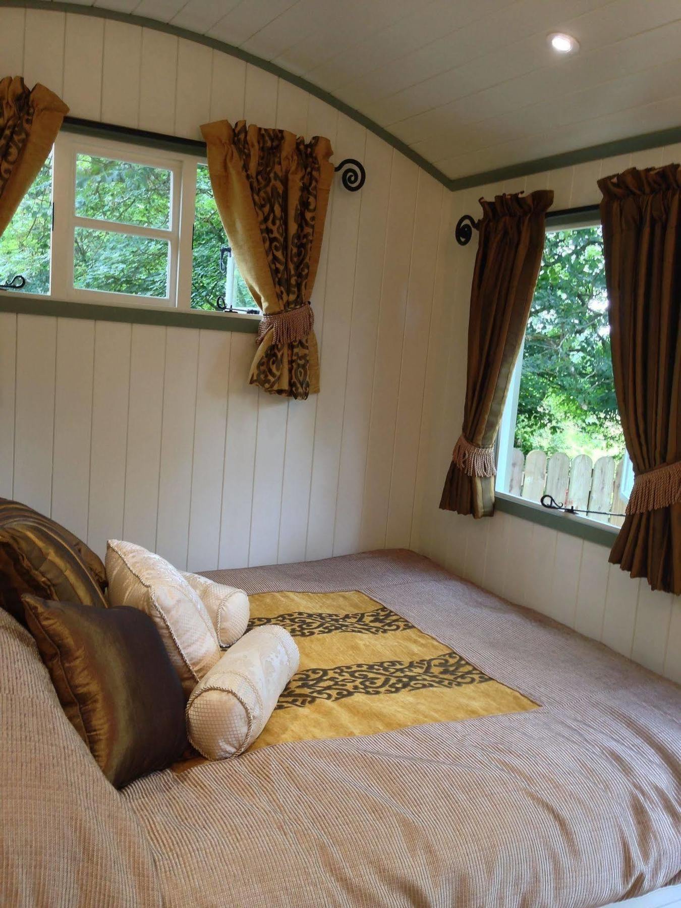 Posh Huts Farmstay Falstone Exterior foto